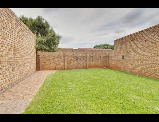 3 BEDROOM HOUSE FOR SALE IN ALBEMARLE